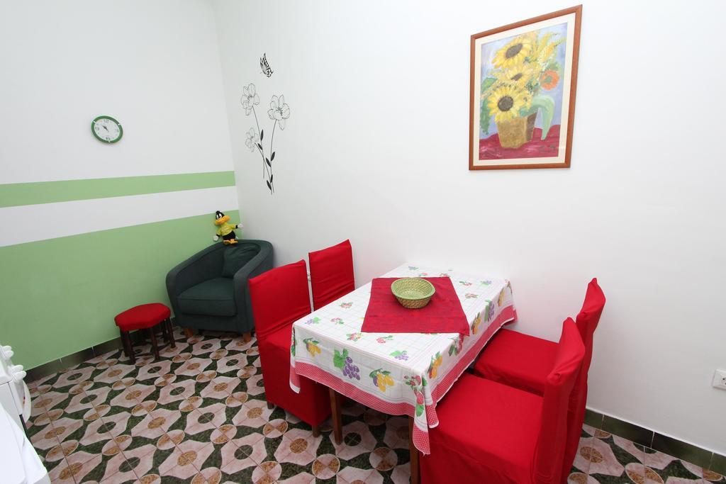 Apartments Santin 罗维尼 外观 照片