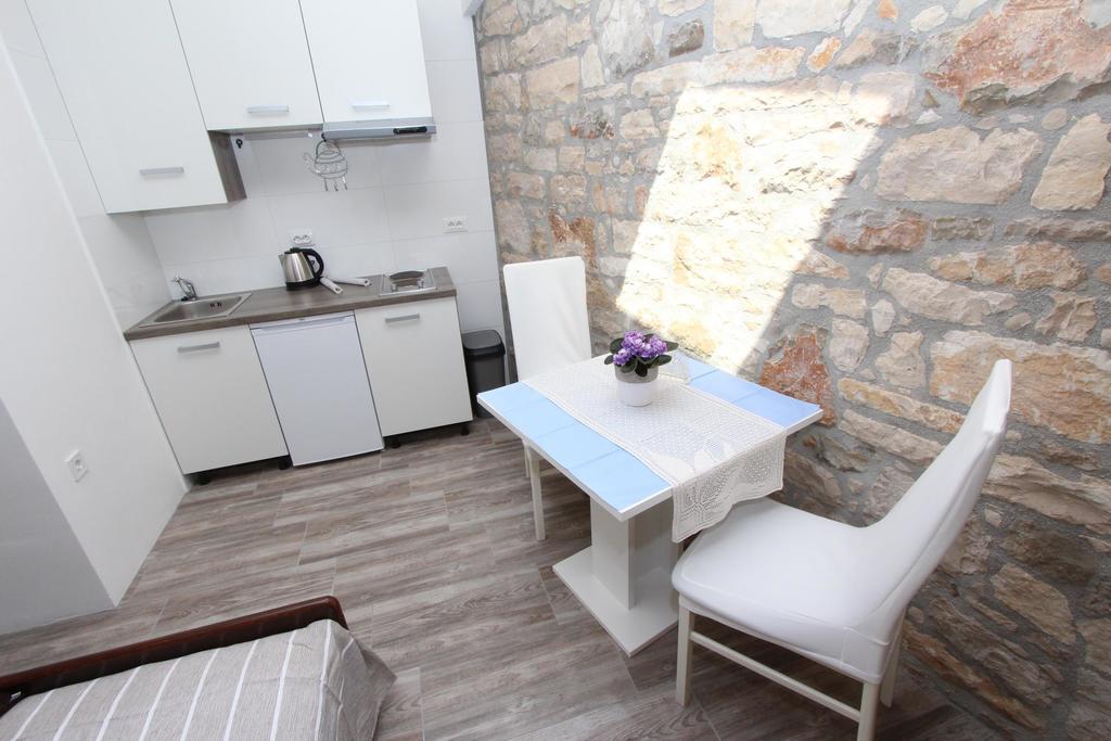 Apartments Santin 罗维尼 外观 照片