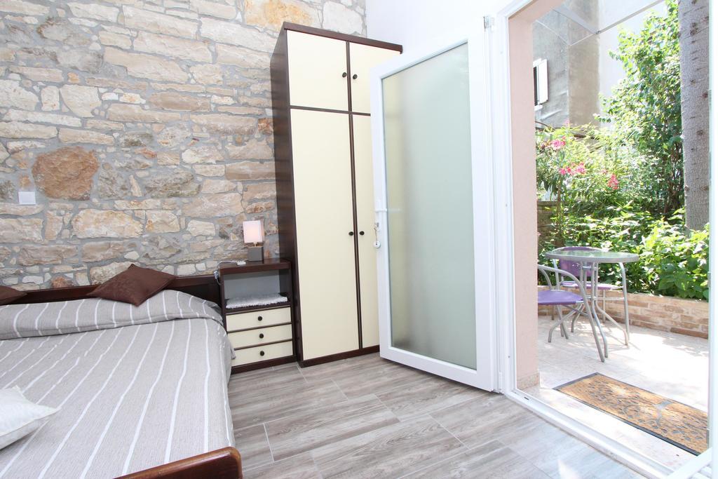 Apartments Santin 罗维尼 外观 照片